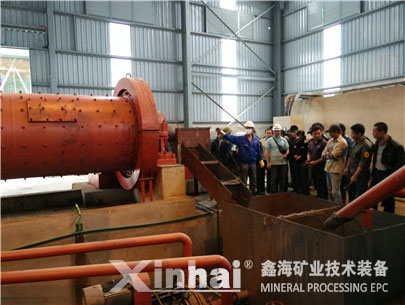 鑫海技術人員為選廠工人進行現場實操培訓